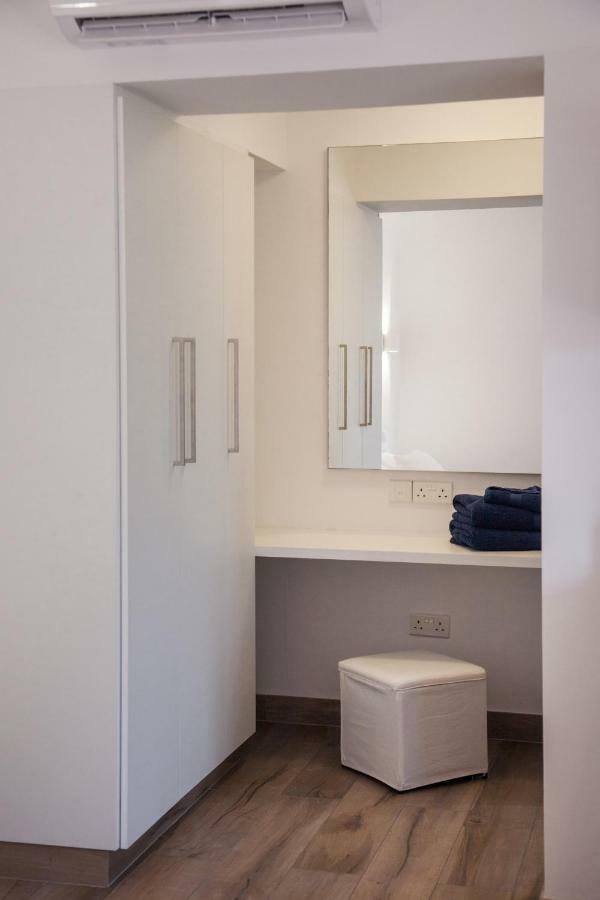 The Jolo Lägenhet Limassol Exteriör bild